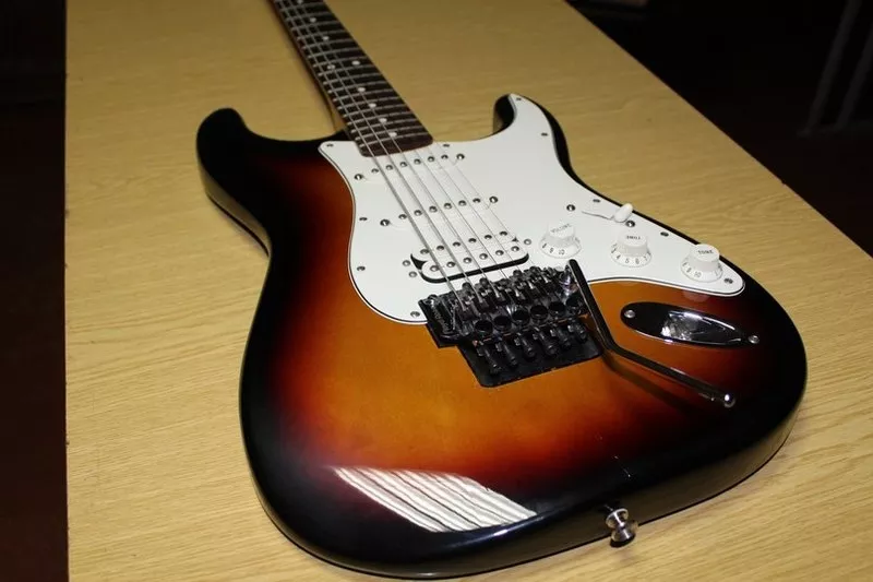 Продам Fender Stratocaster HSS With Floyd Rose,  525$ 4