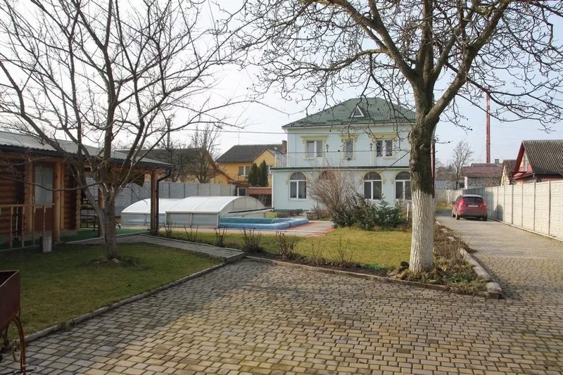 Продам дом в Ровно с ремонтом басейном сауной. 3