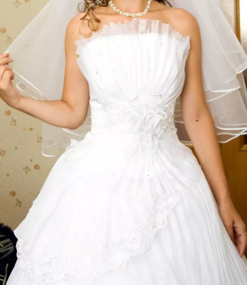 Продам вишукану весільну сукню в гарному стані